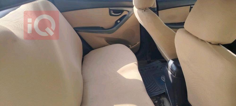 هیۆندای ئەلەنترا